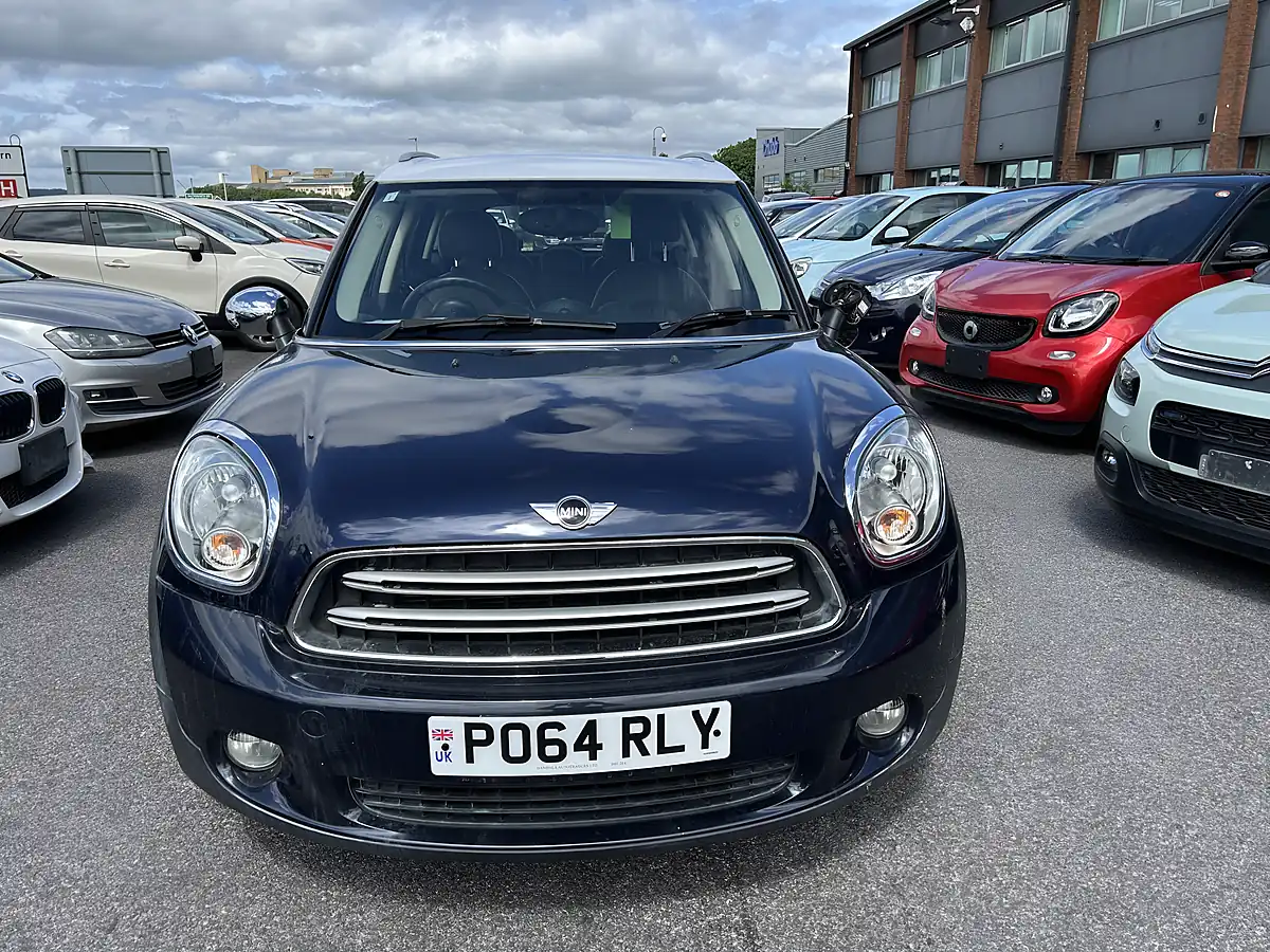 Used 2015 MINI Cooper Crossover Blue - Interior and Exterior details 2