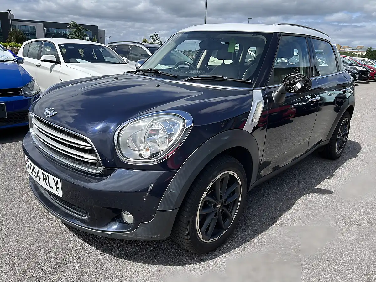 Used 2015 MINI Cooper Crossover Blue - Interior and Exterior details 4