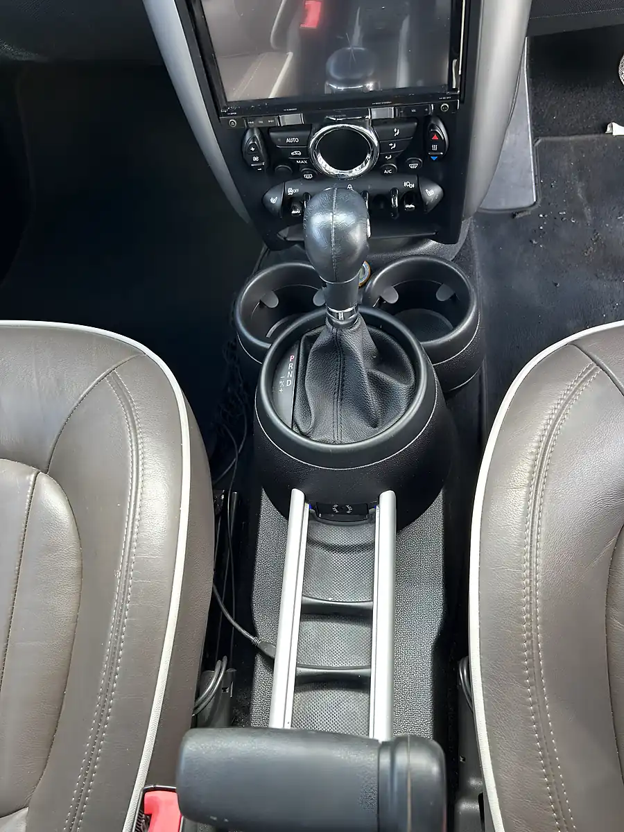 Used 2015 MINI Cooper Crossover Blue - Interior and Exterior details 8