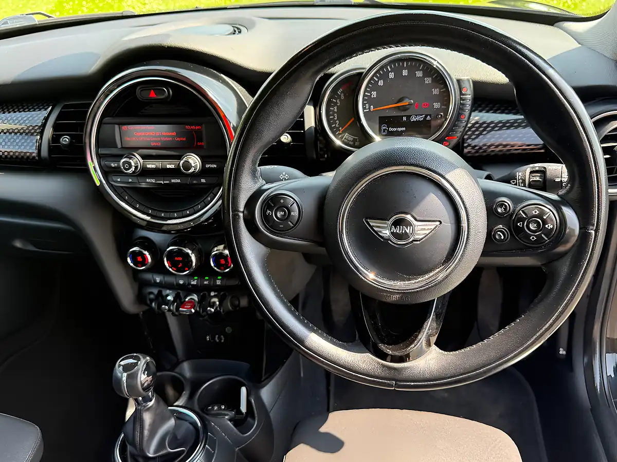 Used 2015 MINI Cooper Hatchback Black - Interior and Exterior details 10