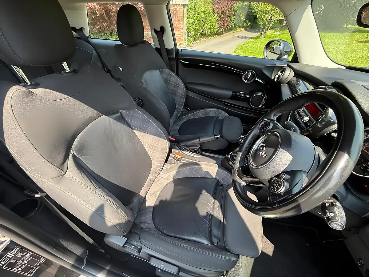 Used 2015 MINI Cooper Hatchback Black - Interior and Exterior details 12