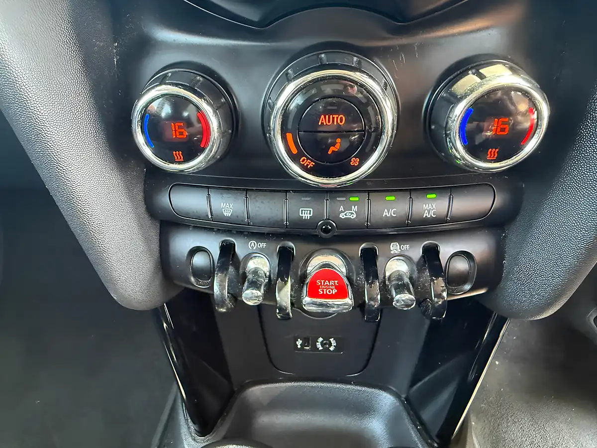 Used 2015 MINI Cooper Hatchback Black - Interior and Exterior details 14
