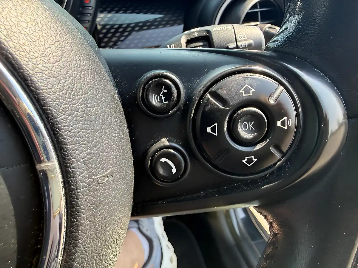 Used 2015 MINI Cooper Hatchback Black - Interior and Exterior details 17