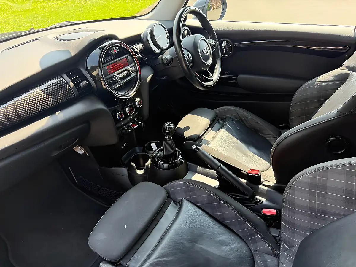 Used 2015 MINI Cooper Hatchback Black - Interior and Exterior details 19