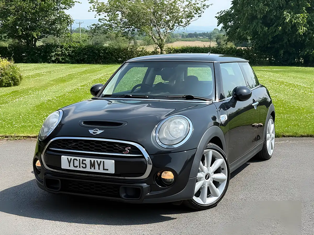 Used 2015 MINI Cooper Hatchback Black - Interior and Exterior details 3