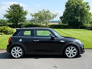 Used 2015 MINI Cooper Hatchback Black - Interior and Exterior details 4