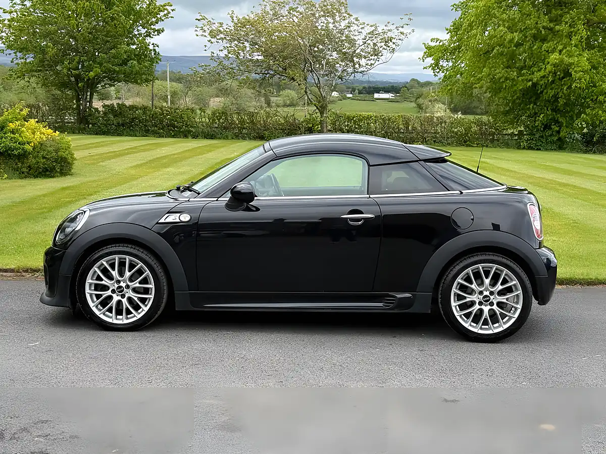 Used 2015 MINI Cooper John Cooper Works Black - Interior and Exterior details 8