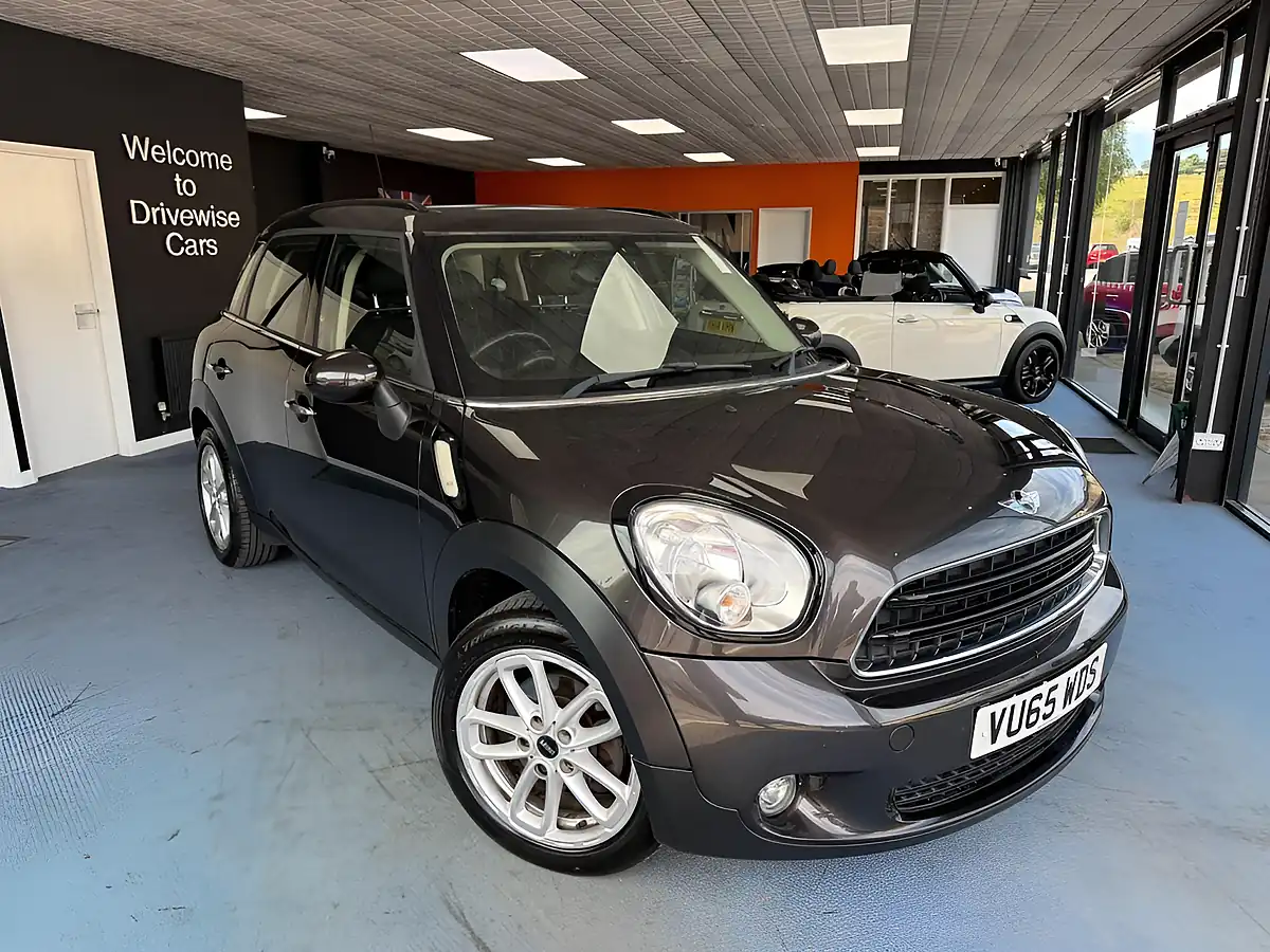 Used 2015 MINI Countryman Business Edition Grey - Front View
