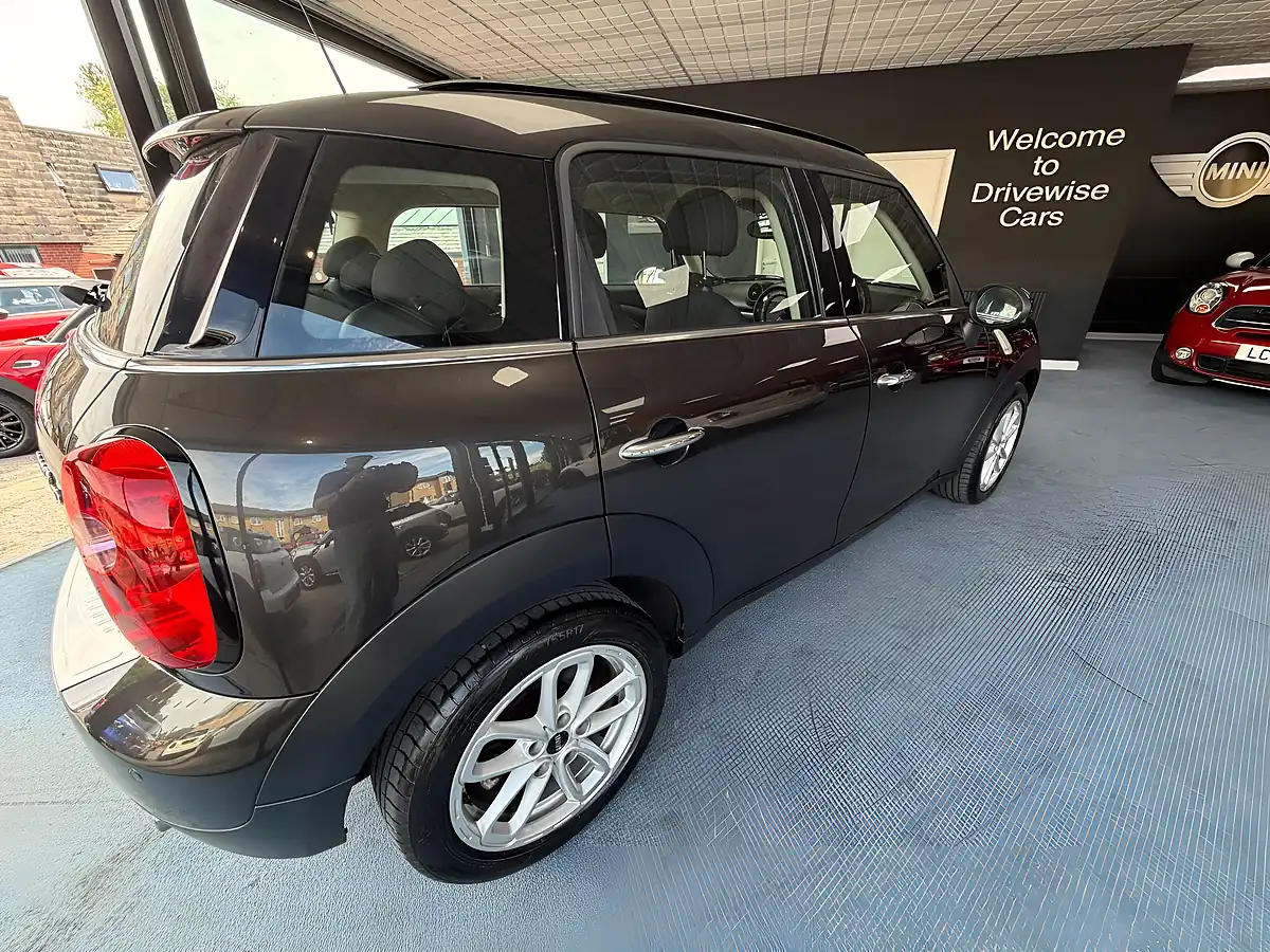 Used 2015 MINI Countryman Business Edition Grey - Interior and Exterior details 10