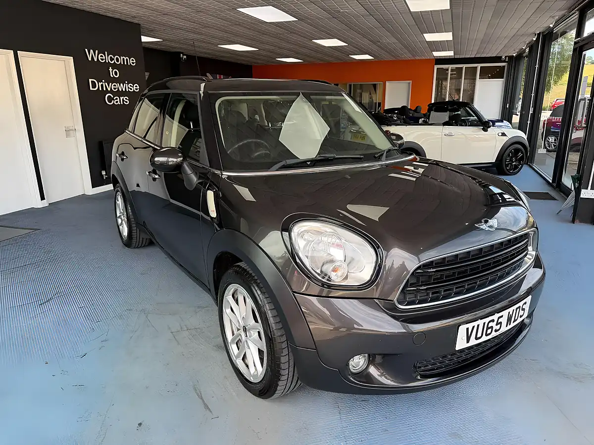 Used 2015 MINI Countryman Business Edition Grey - Interior and Exterior details 3