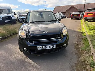 Used 2015 MINI Countryman Cooper Black - Interior and Exterior details 2