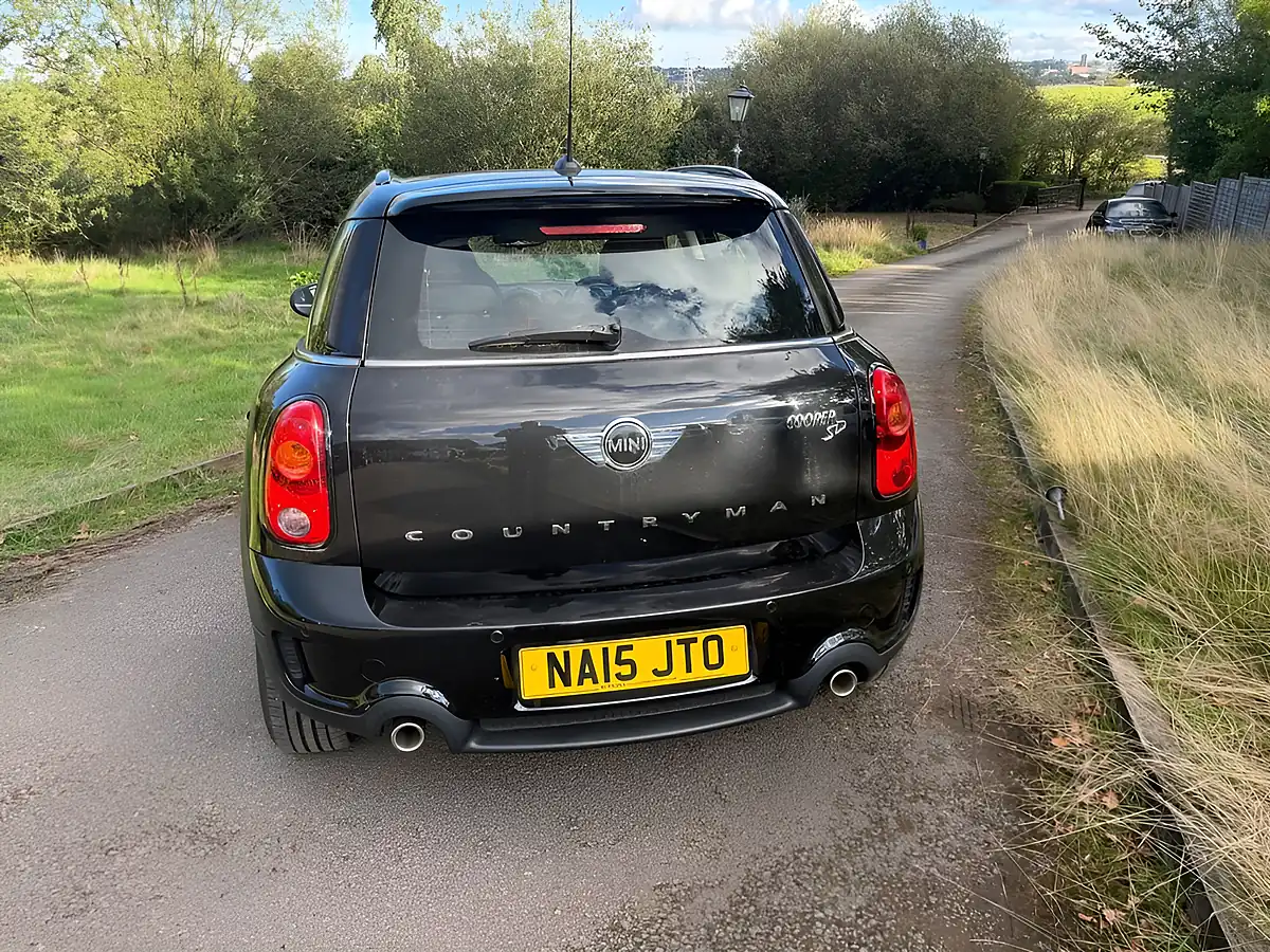 Used 2015 MINI Countryman Cooper Black - Interior and Exterior details 7