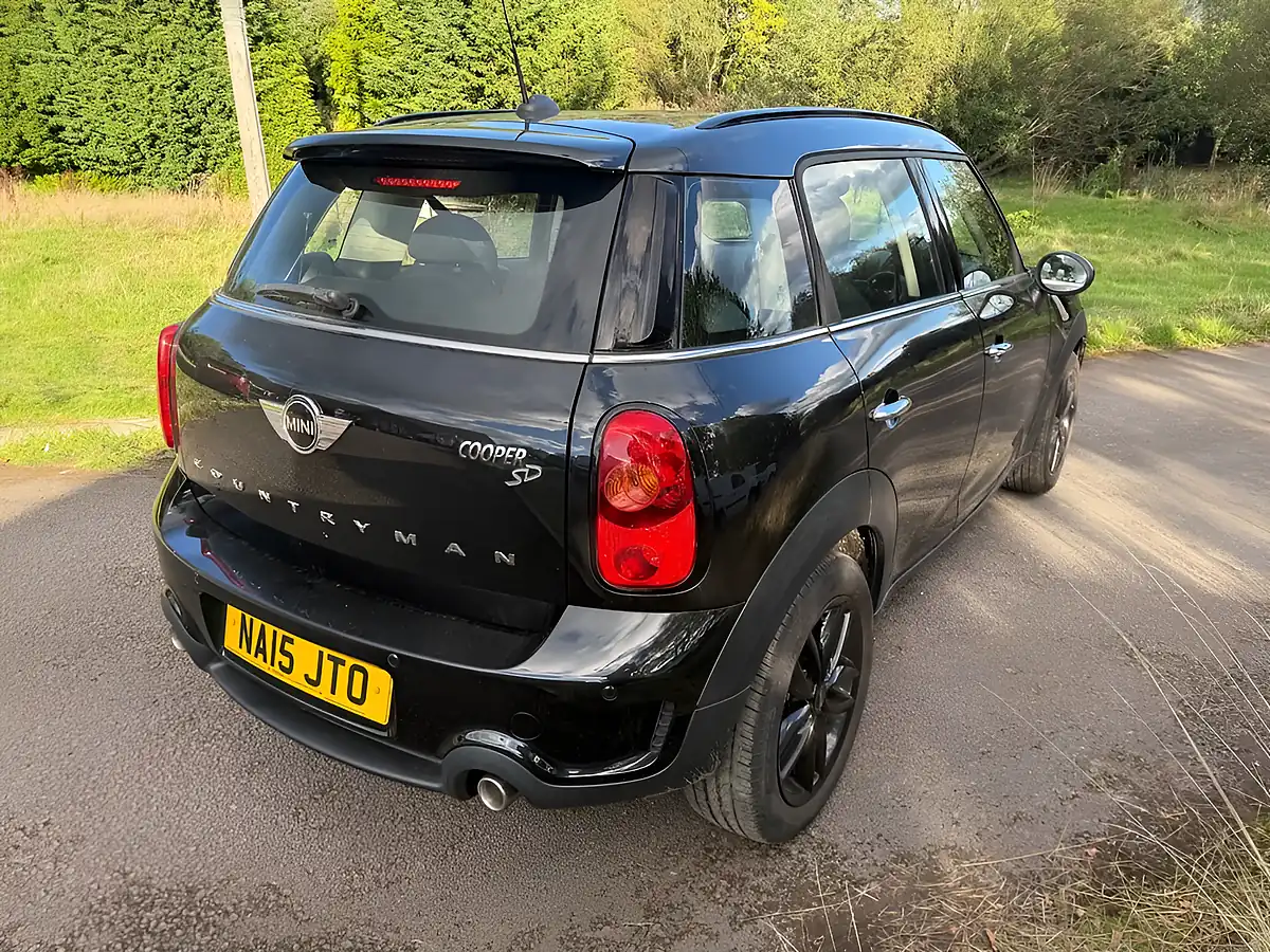 Used 2015 MINI Countryman Cooper Black - Interior and Exterior details 8