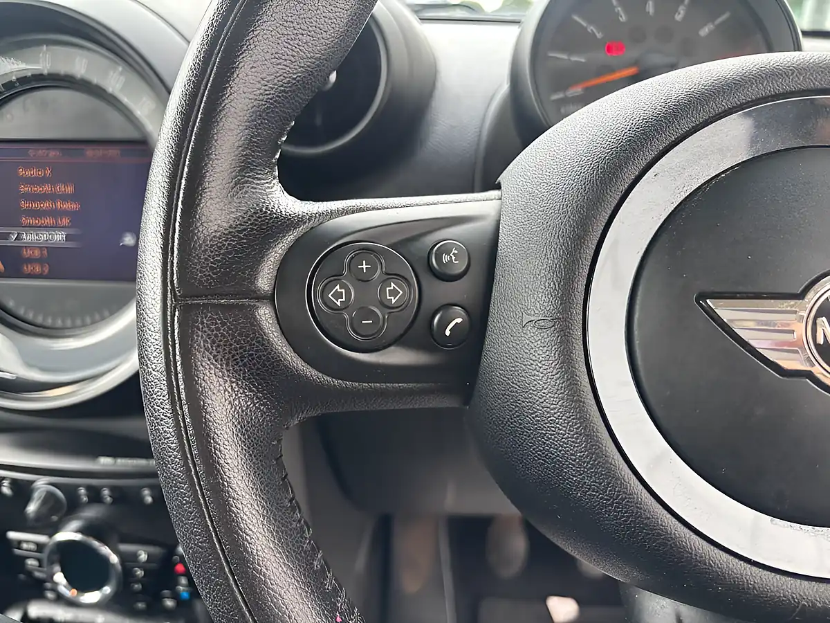 Used 2015 MINI Countryman Cooper Blue - Interior and Exterior details 14
