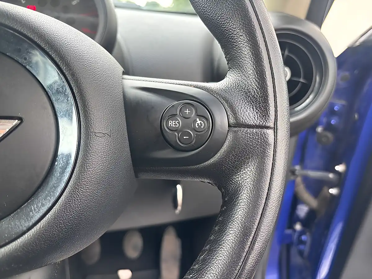 Used 2015 MINI Countryman Cooper Blue - Interior and Exterior details 15