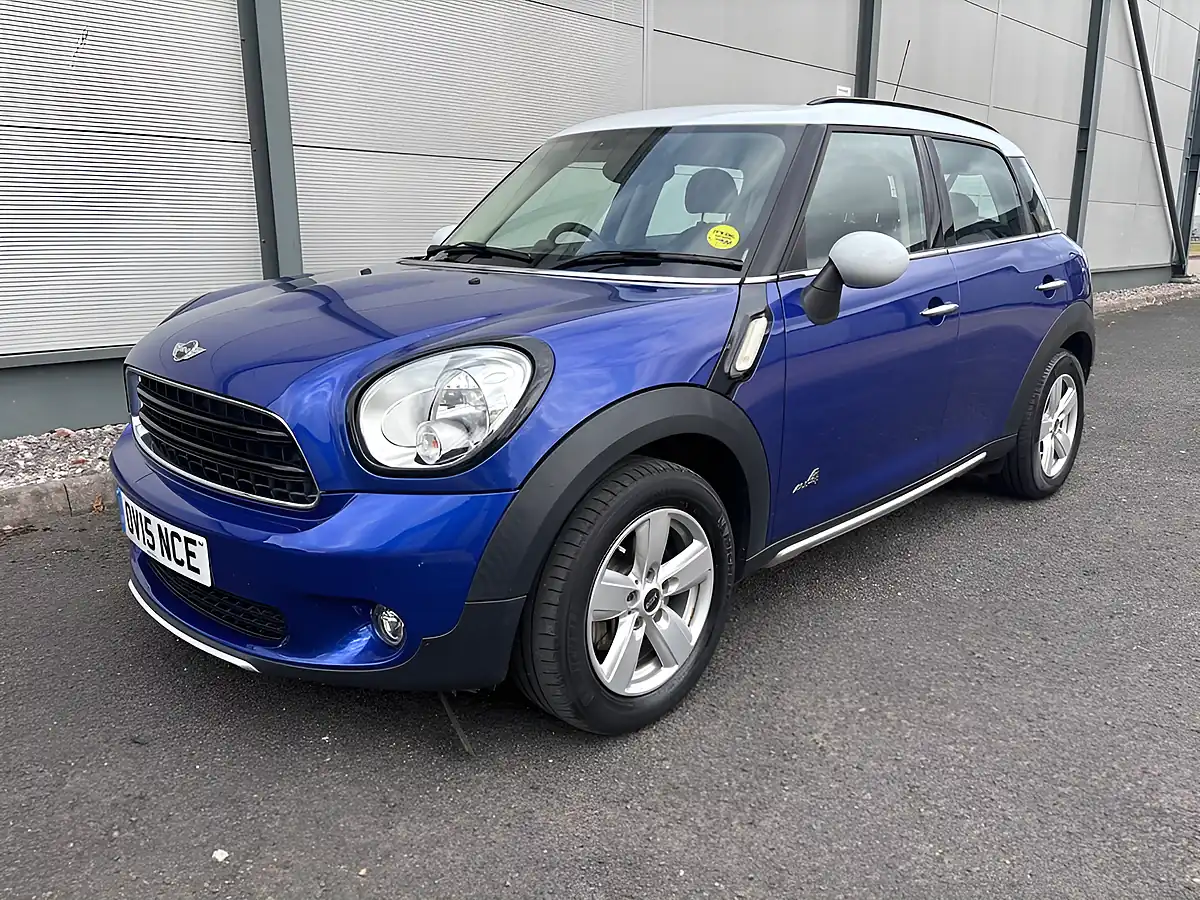 Used 2015 MINI Countryman Cooper Blue - Interior and Exterior details 5