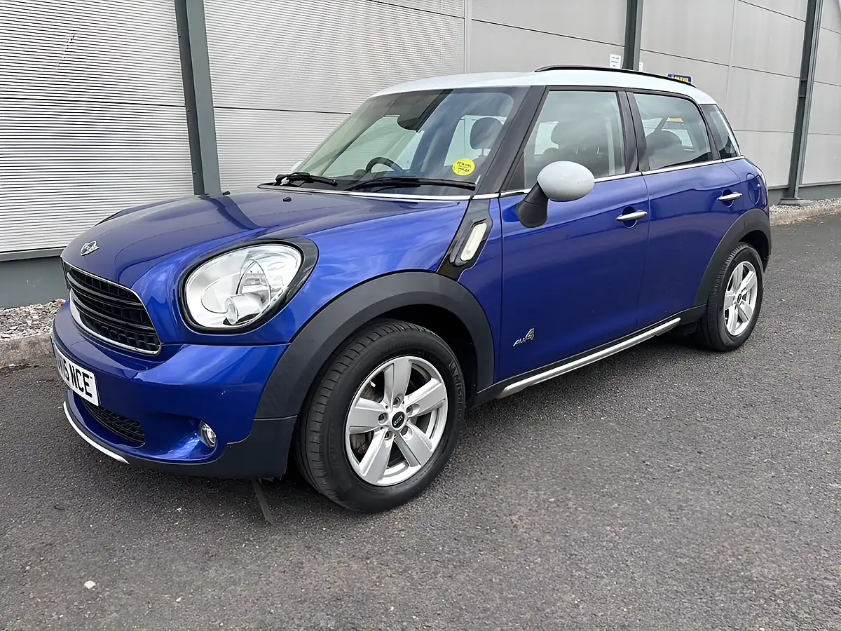 Used 2015 MINI Countryman Cooper Blue - Interior and Exterior details 6