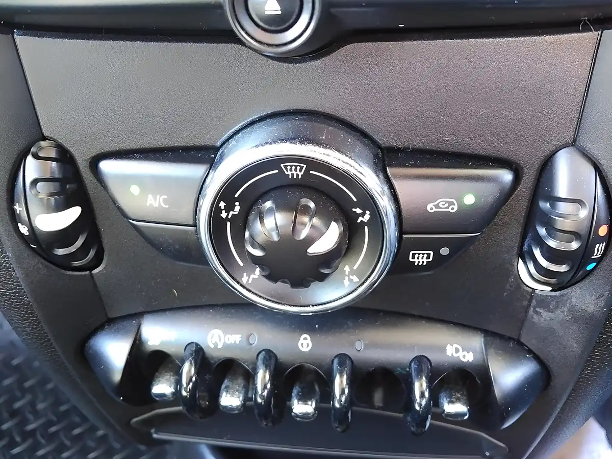 Used 2015 MINI Countryman Cooper Green - Interior and Exterior details 19