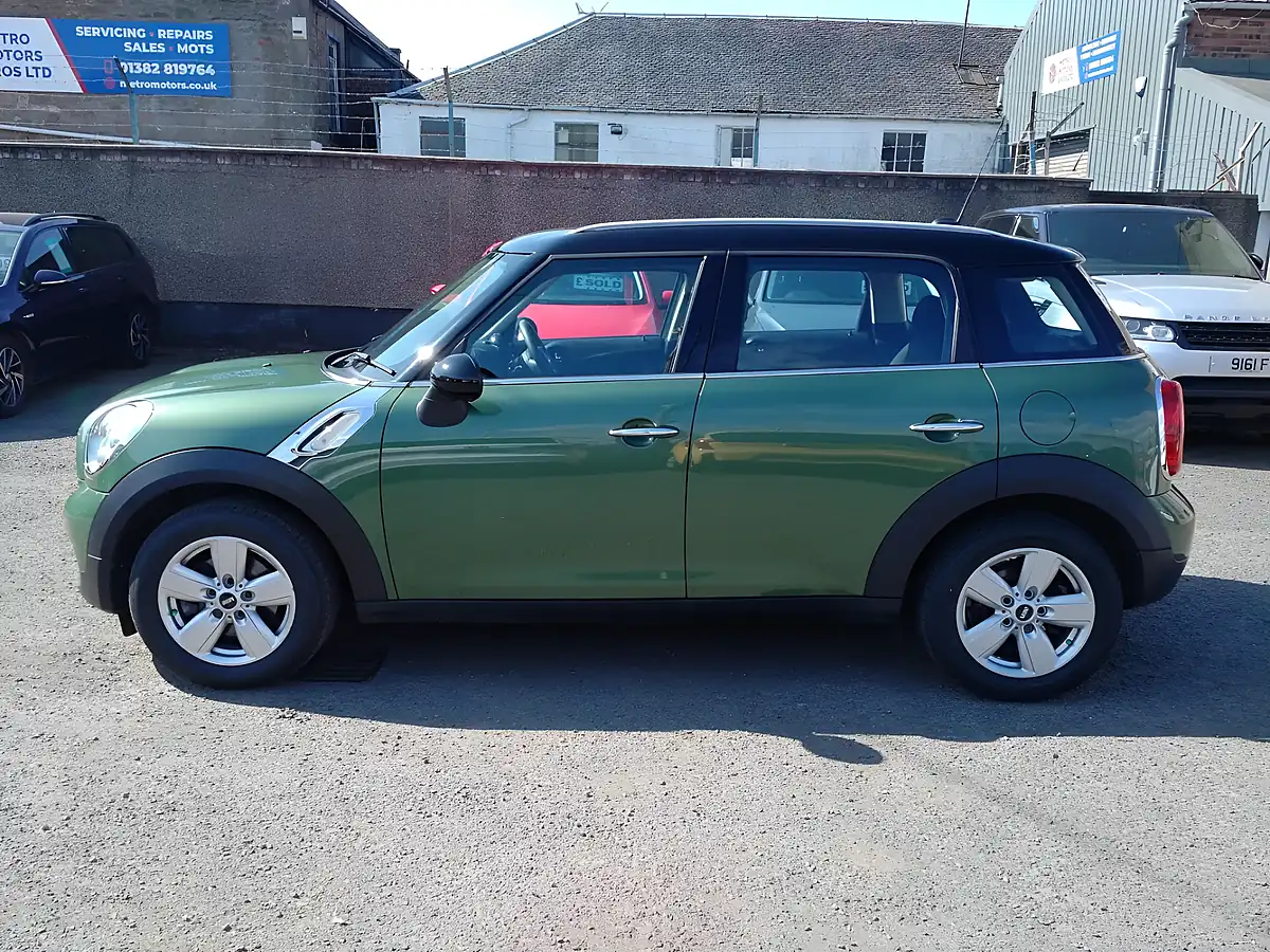 Used 2015 MINI Countryman Cooper Green - Interior and Exterior details 3