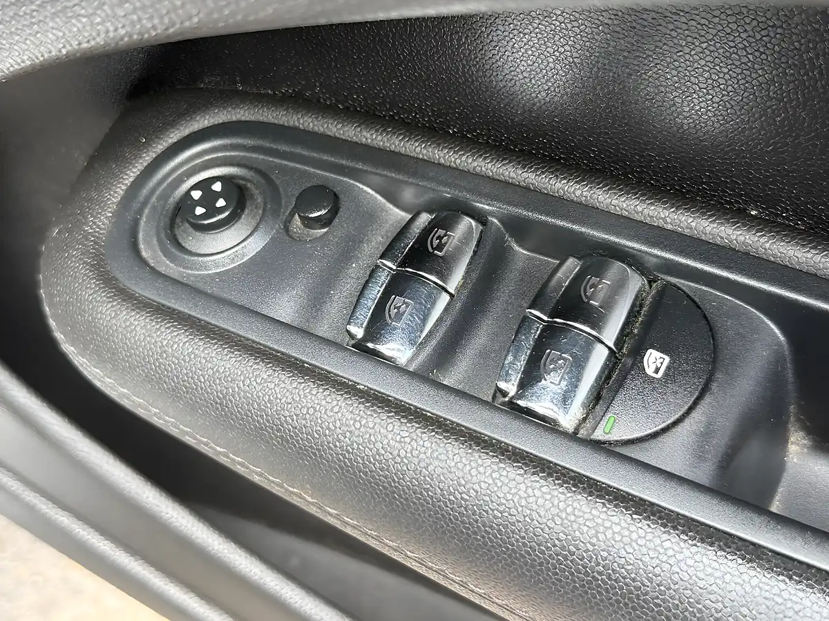 Used 2015 MINI Countryman Cooper Grey - Interior and Exterior details 16