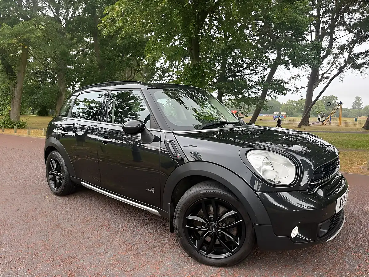 Used 2015 MINI Countryman Cooper S Black - Front View