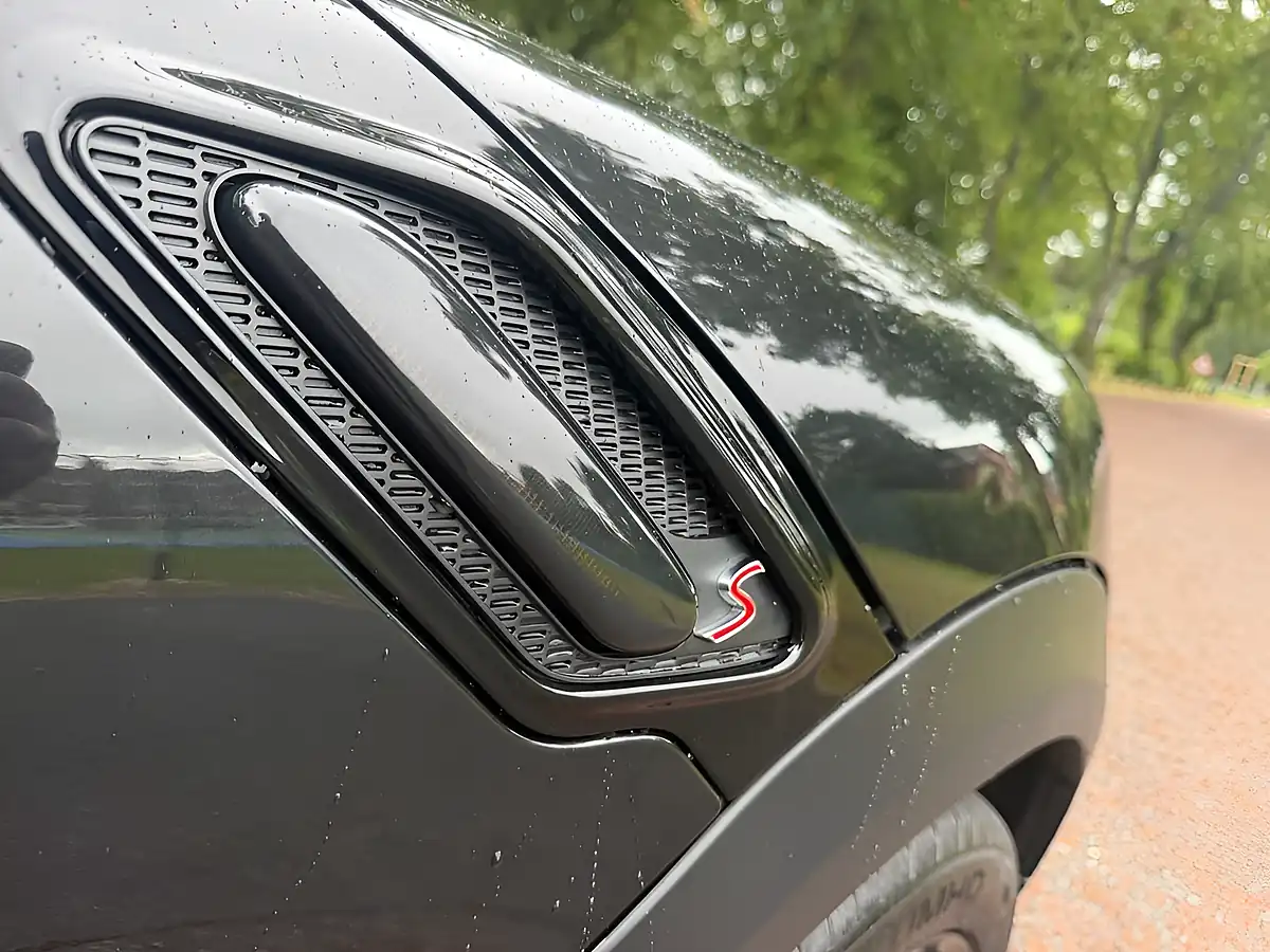 Used 2015 MINI Countryman Cooper S Black - Interior and Exterior details 20