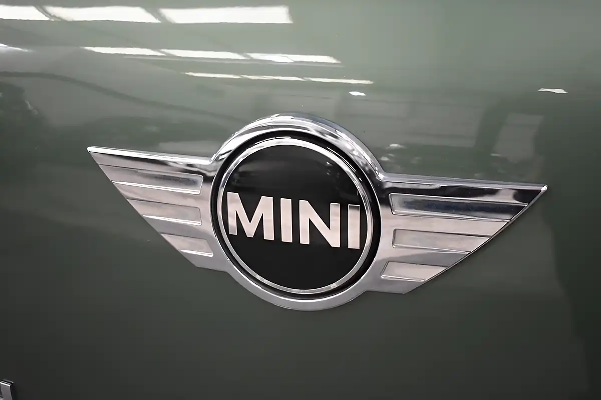 Used 2015 MINI Countryman Cooper S Green - Interior and Exterior details 18
