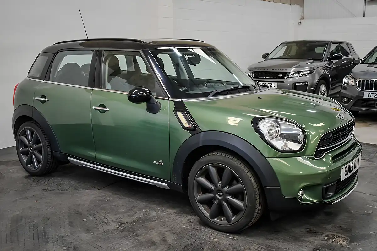 Used 2015 MINI Countryman Cooper S Green - Interior and Exterior details 3