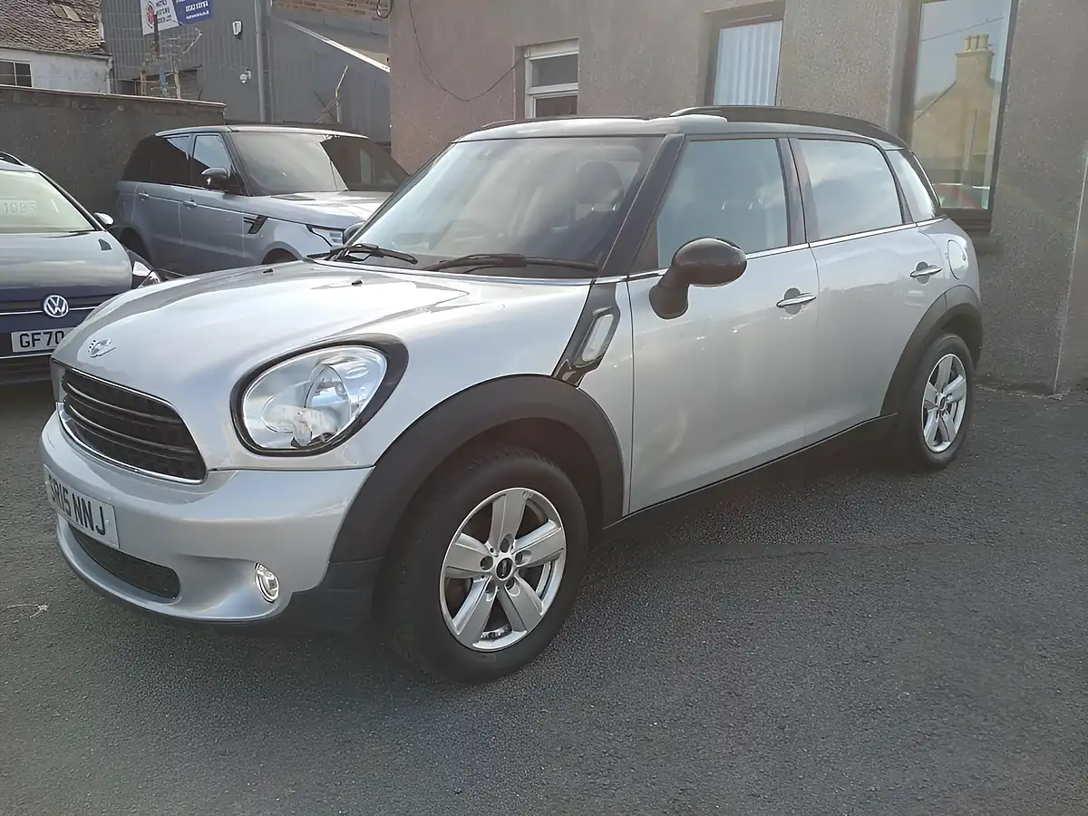 Used 2015 MINI Countryman Cooper Silver - Front View