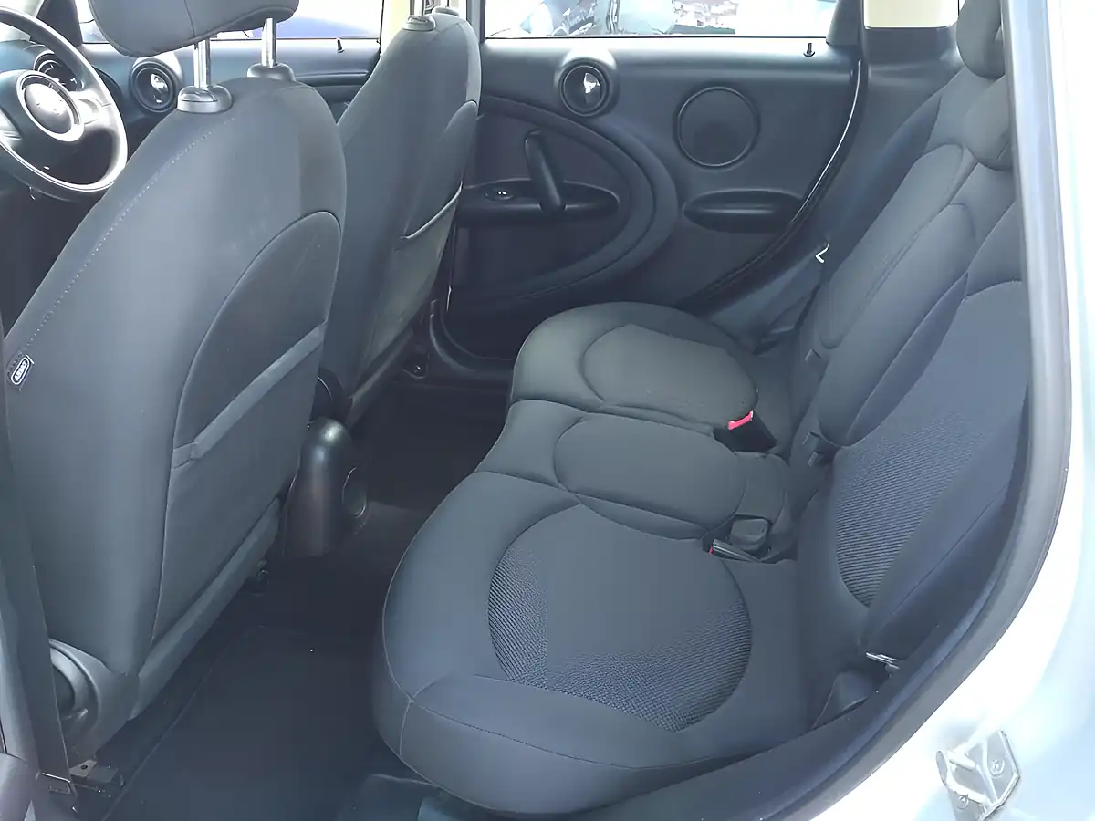 Used 2015 MINI Countryman Cooper Silver - Interior and Exterior details 12