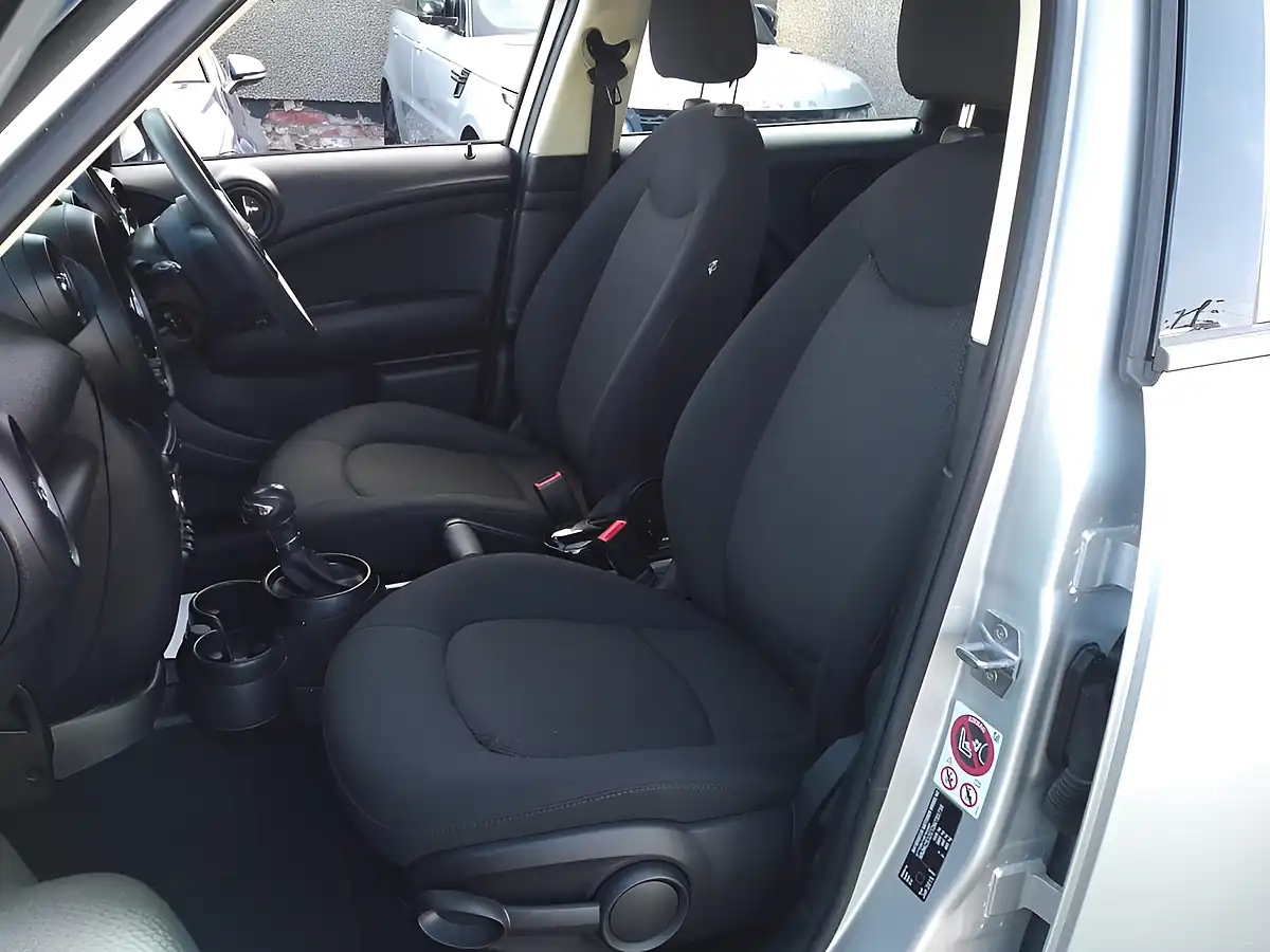 Used 2015 MINI Countryman Cooper Silver - Interior and Exterior details 13
