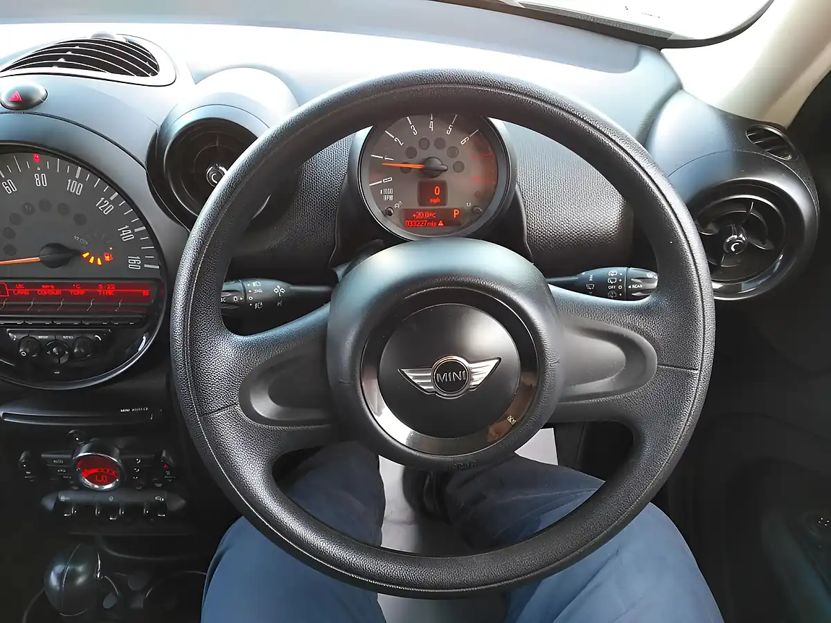 Used 2015 MINI Countryman Cooper Silver - Interior and Exterior details 20