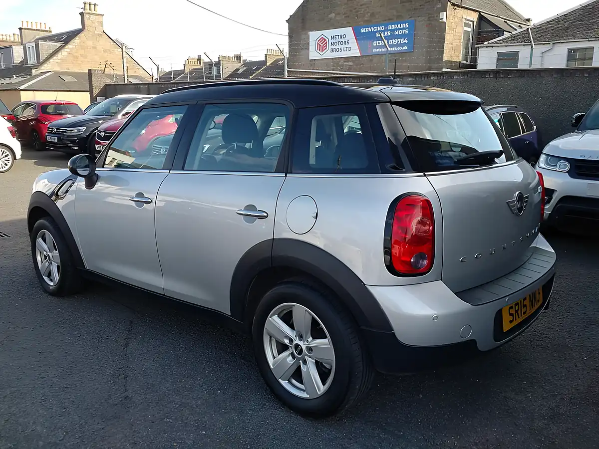 Used 2015 MINI Countryman Cooper Silver - Interior and Exterior details 4