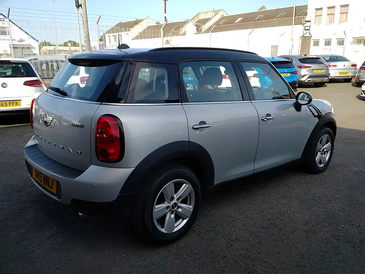Used 2015 MINI Countryman Cooper Silver - Interior and Exterior details 6
