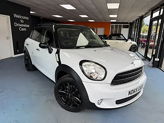 2015 MINI Countryman Cooper Auto