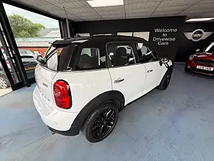 Used 2015 MINI Countryman Cooper White - Interior and Exterior details 10