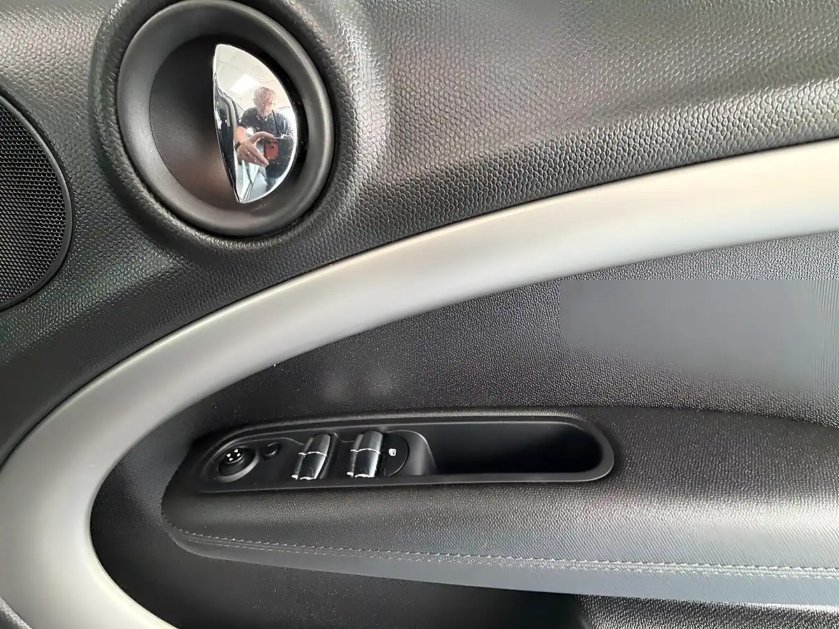 Used 2015 MINI Countryman Cooper White - Interior and Exterior details 13