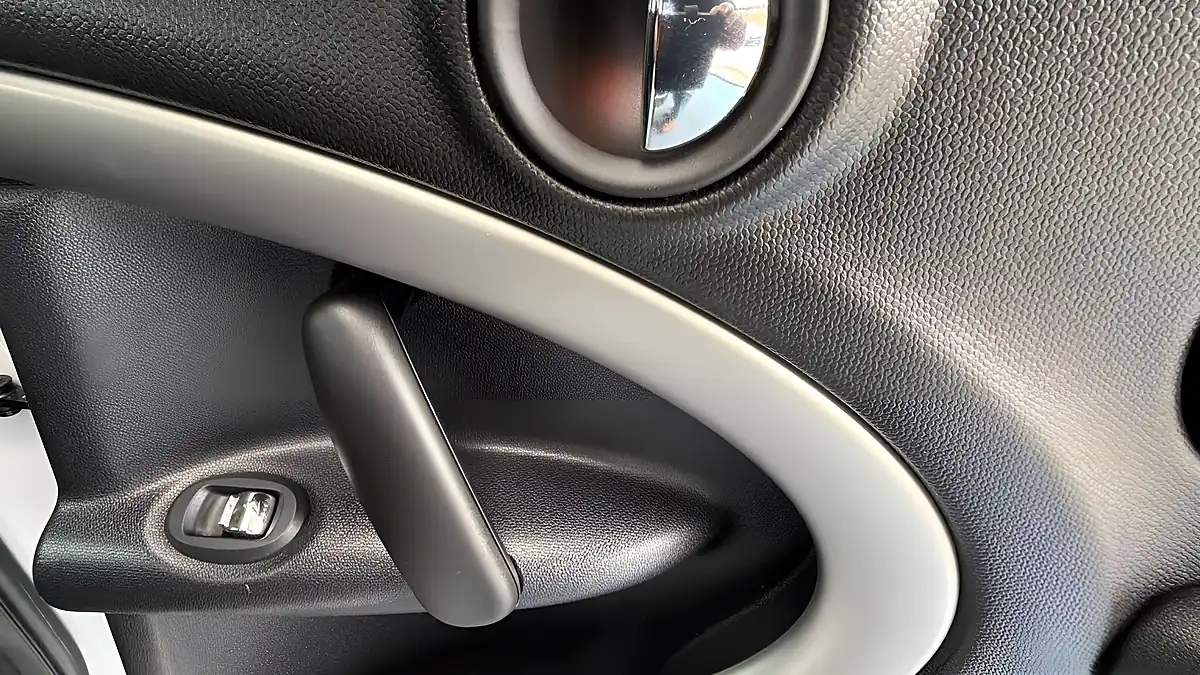 Used 2015 MINI Countryman Cooper White - Interior and Exterior details 15