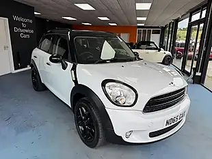 Used 2015 MINI Countryman Cooper White - Interior and Exterior details 3