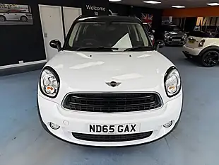 Used 2015 MINI Countryman Cooper White - Interior and Exterior details 4