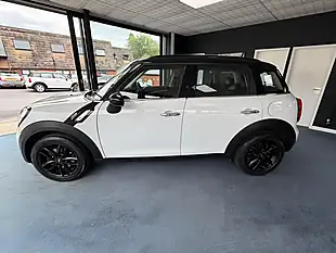 Used 2015 MINI Countryman Cooper White - Interior and Exterior details 6