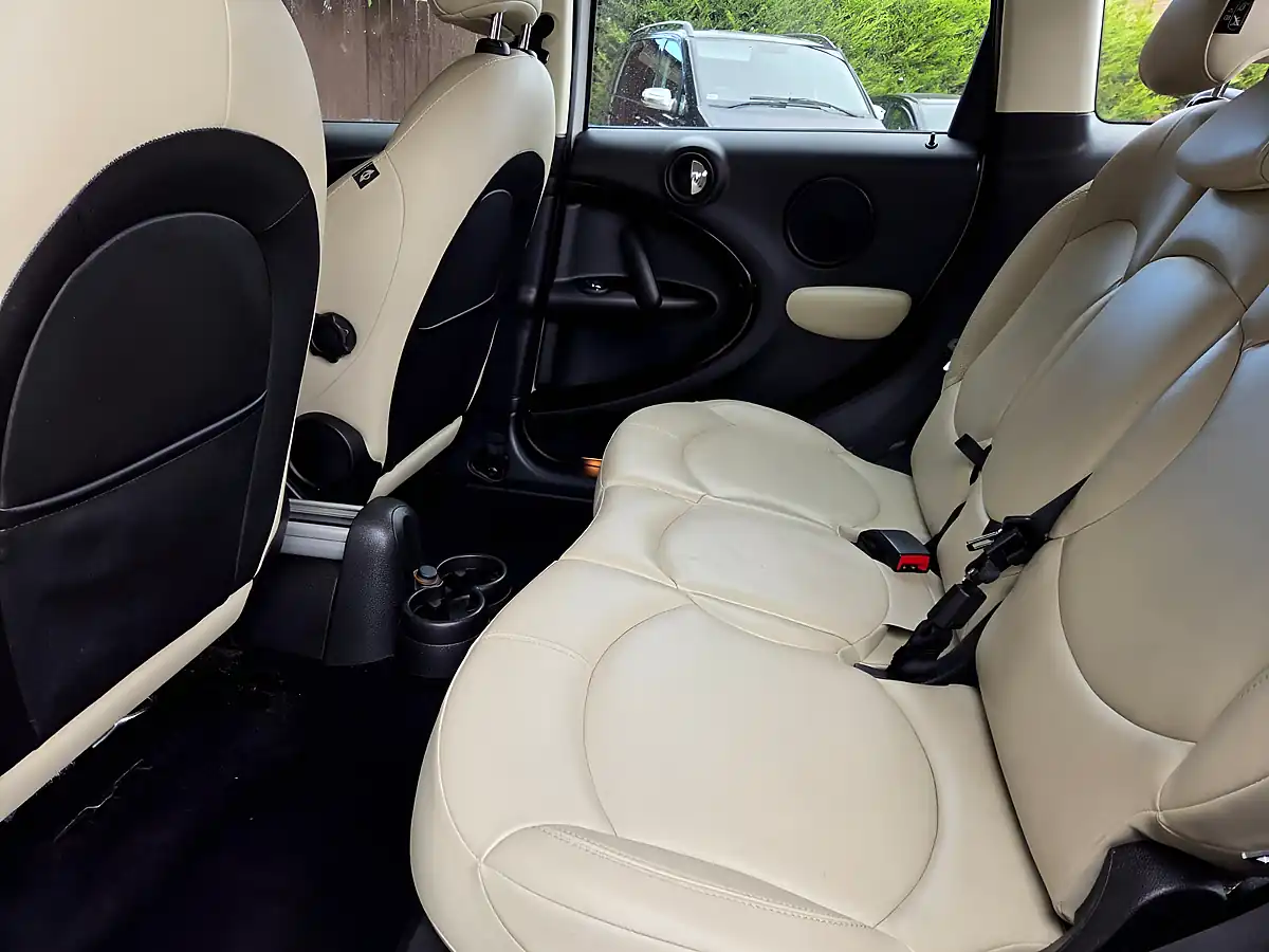 Used 2015 MINI Countryman Cooper White - Interior and Exterior details 11