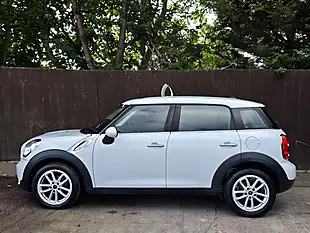 Used 2015 MINI Countryman Cooper White - Interior and Exterior details 5