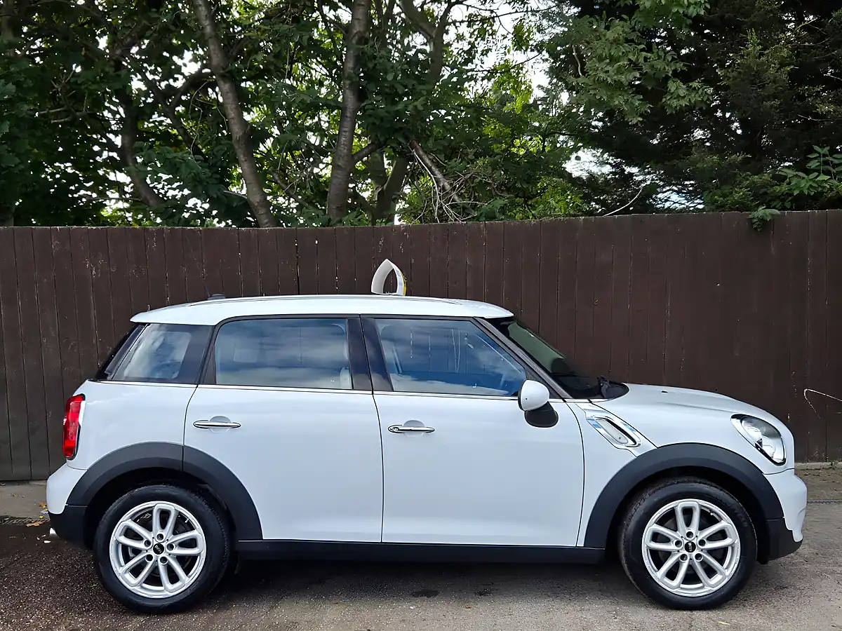 Used 2015 MINI Countryman Cooper White - Interior and Exterior details 7