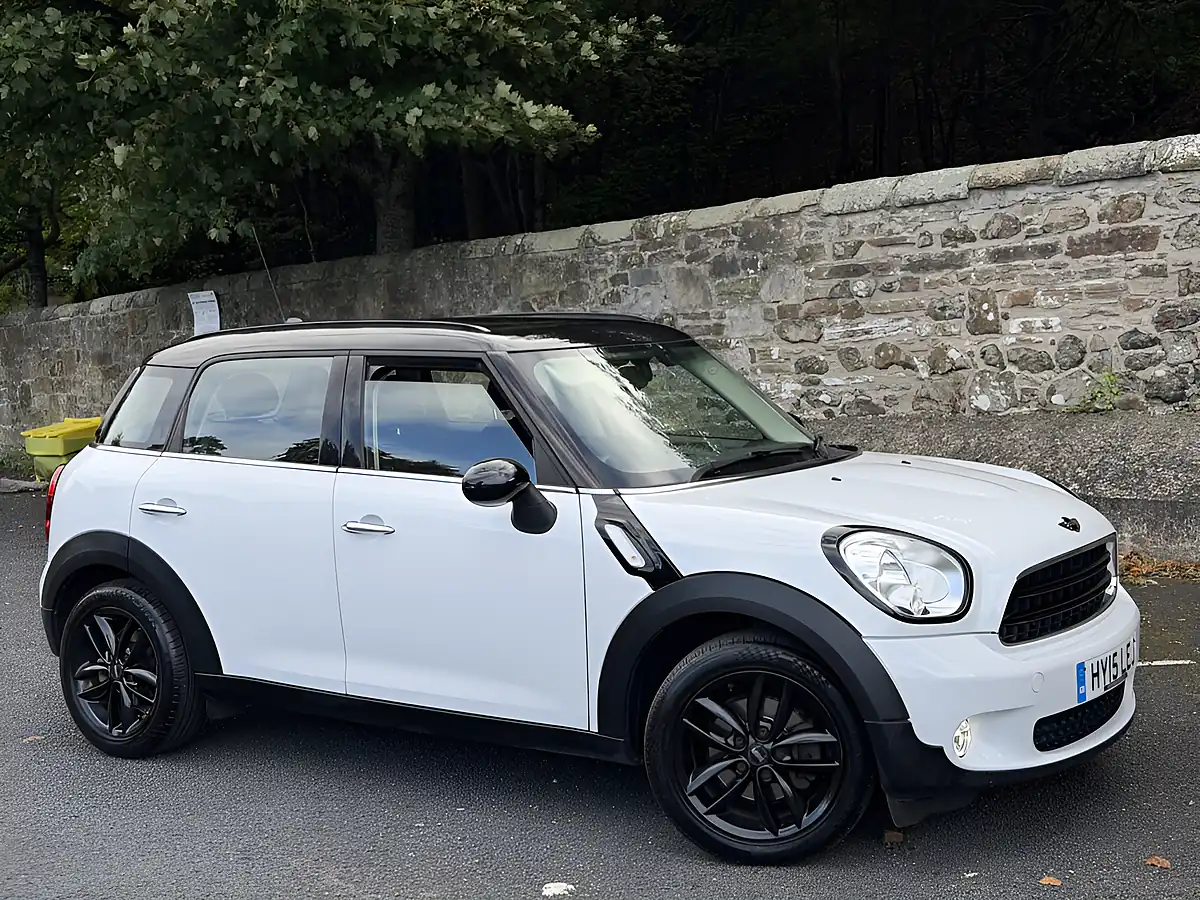 Used 2015 MINI Countryman Cooper White - Interior and Exterior details 2