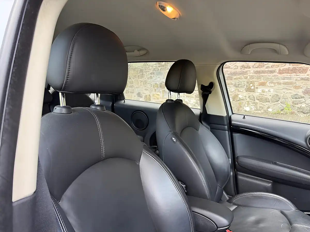 Used 2015 MINI Countryman Cooper White - Interior and Exterior details 6