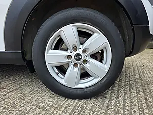 Used 2015 MINI Countryman One White - Interior and Exterior details 11