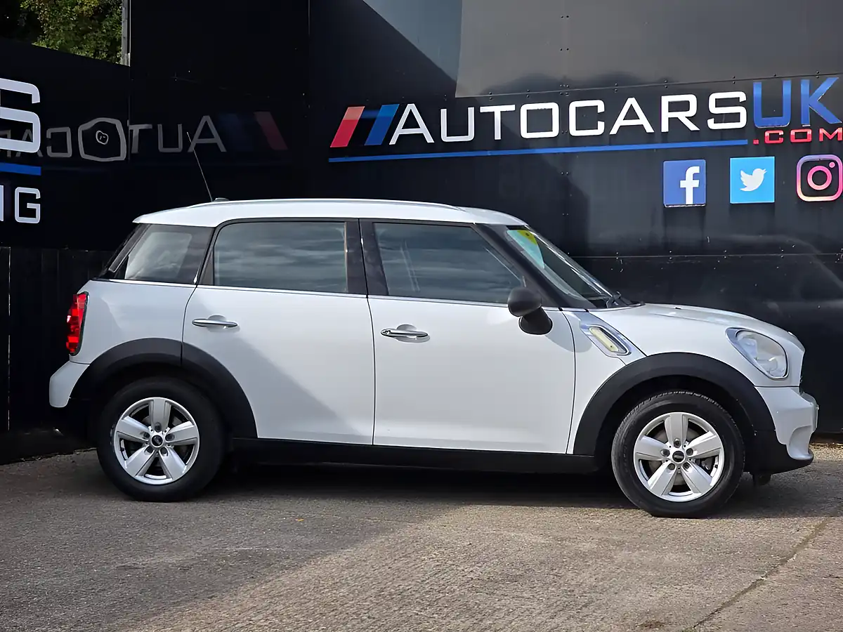Used 2015 MINI Countryman One White - Interior and Exterior details 2