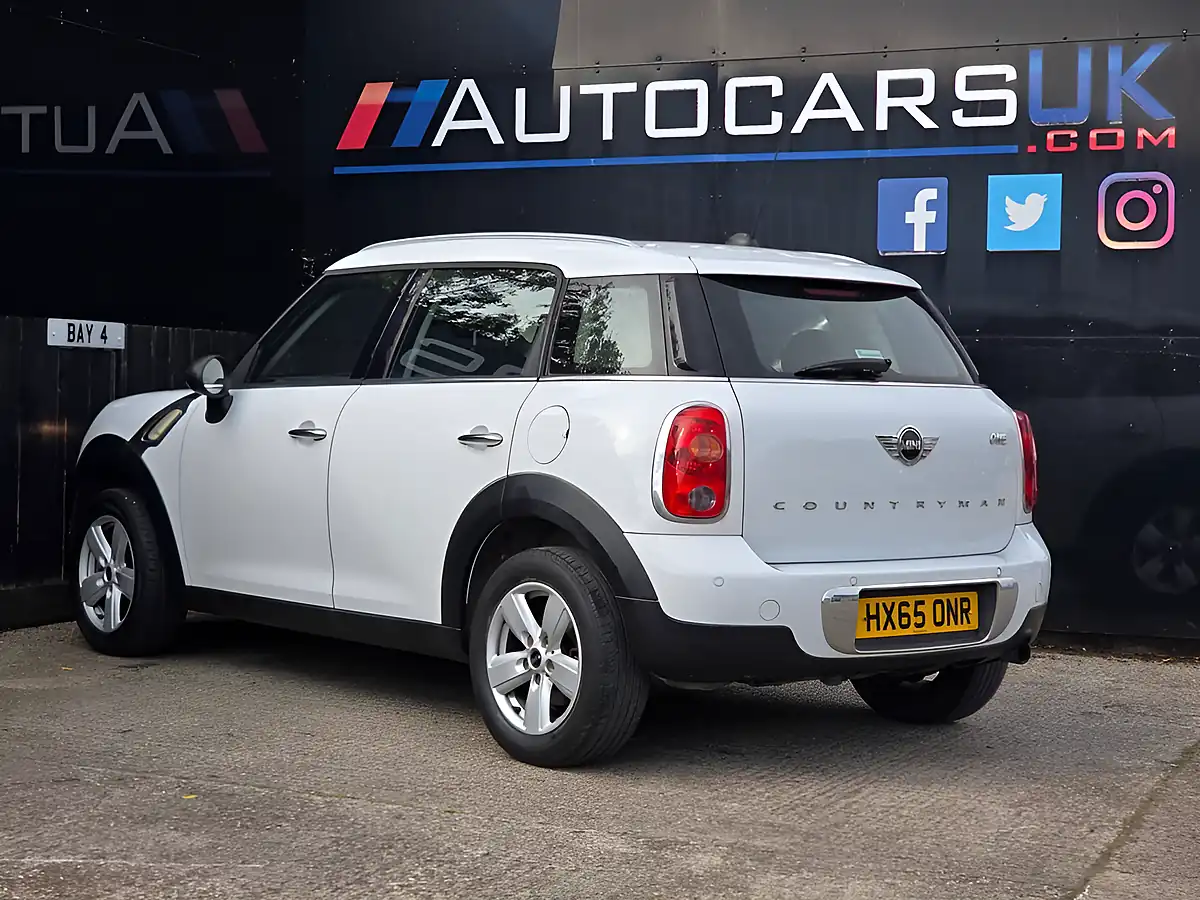 Used 2015 MINI Countryman One White - Interior and Exterior details 7
