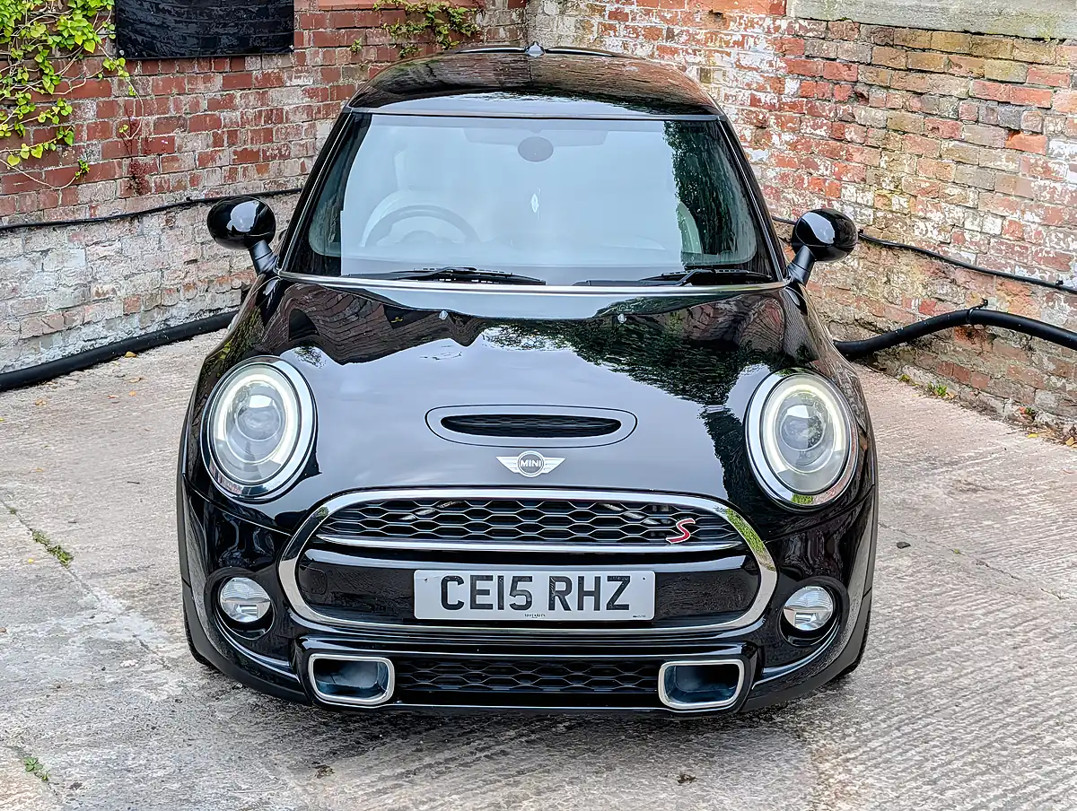 Used 2015 MINI Hatch 3-Door Hatch Black - Interior and Exterior details 19
